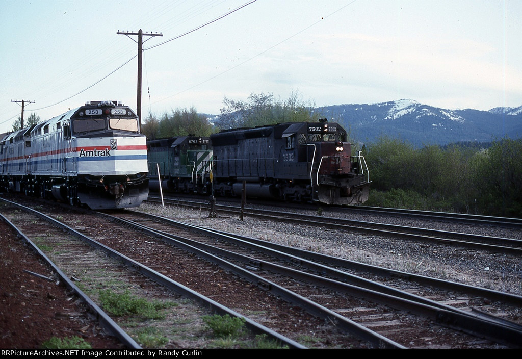 SP 7502 East with Amtrak excursion in MR yard